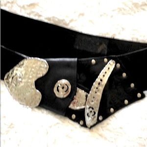 BELT BLACK HANDMADE ARTSY LEATHER LIKE SILVER HEART BELT